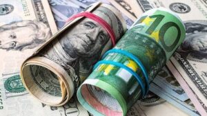 Dolar 48,9980, euro 55,6830 liradan güne başladı