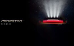 Henüz tek bir teslimat yok: Tesla ertelenen Roadster için 50 bin dolarlık rezervasyonları yeniden açtı