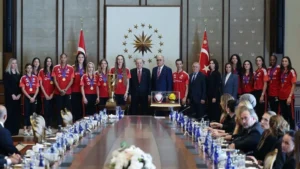 Erdoğan, şampiyon milli voleybolcuları kabul etti