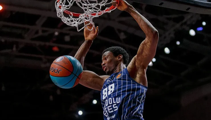 Anadolu Efes EuroLeague sezonunu Barcelona deplasmanında açıyor
