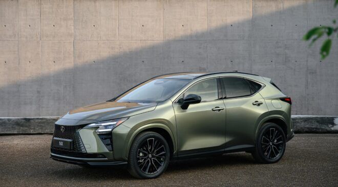 Makyajlanan Lexus NX tanıtıldı: 100 kilometre elektrikli menzili ve yeni kabiniyle sahnede