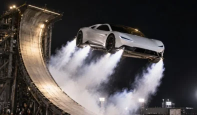 Tesla Roadster’ı havalandırdı: Seri üretim 2028’e ertelendi