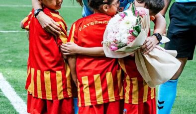 Kayserispor’dan kadın hakem Asen Albayrak’a anlamlı jest