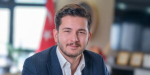 Gençlerden eğitim ve iş hayatı için uyarı 3 1793098470 MEHMET KONURALP YILMAZ scaled e1793196436776