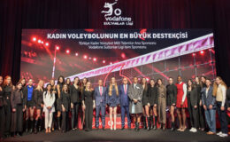 Vodafone, kadın voleyboluna desteğini 3 yıl daha sürdürecek