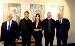 Âşık Veysel’in doğum gününe özel sergi 39 Kalamış’ta kapılarını açtı