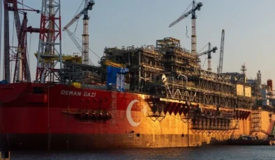 Türkiye’nin ilk yüzer gaz işleme tesisi Osman Gazi yola çıktı