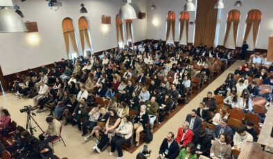 Yapay zekâ ile sürdürülebilir gelecek ve veri odaklı iş modelleri tartışıldı