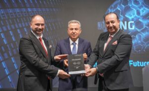 300’ü aşkın yönetici Çeşme’de geleceği konuşuyor