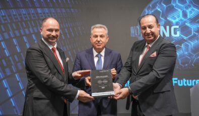300’ü aşkın yönetici Çeşme’de geleceği konuşuyor