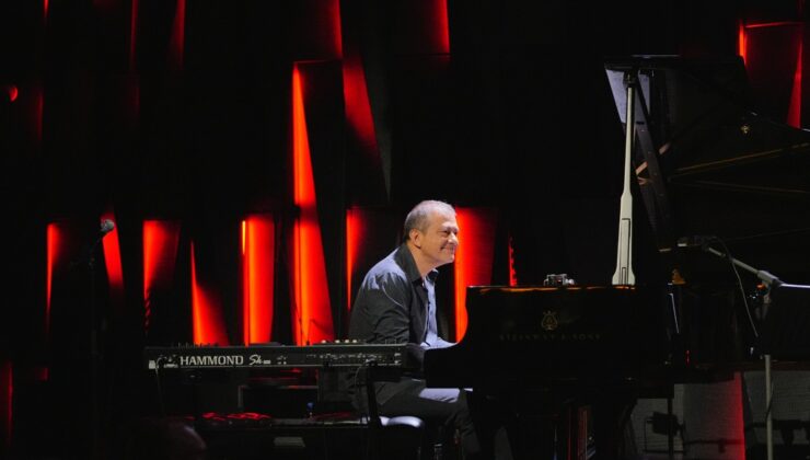 Akbank Caz Festivali’nde genç yetenekler ustalarla aynı sahnede