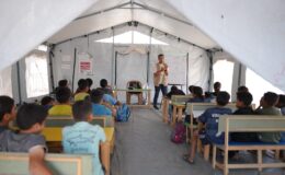Filistin’de 1,5 milyon çocuk dördüncü yılda da eğitimden uzak