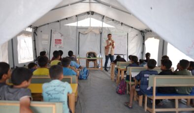 Filistin’de 1,5 milyon çocuk dördüncü yılda da eğitimden uzak