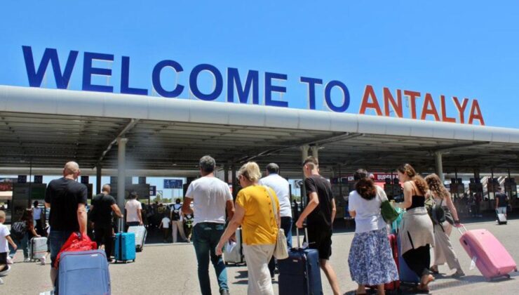 Antalya turizmde 14 milyon yabancı ziyaretçiye ulaştı