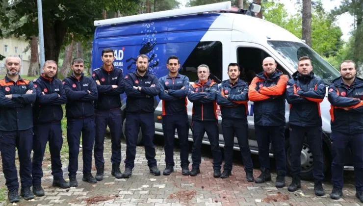 AFAD personeli taşkında bebeği halat düzeneğiyle kurtardı