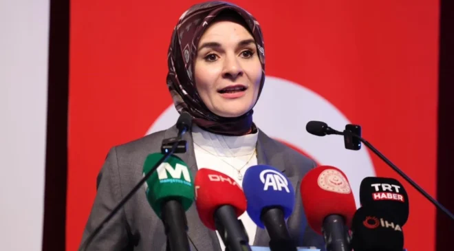 Bakan Göktaş Ümit Özlale ve Cemal Enginyurt hakkında suç duyurusu ve tazminat davası açtı