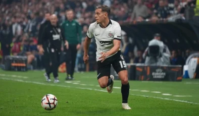 Beşiktaş Dolmabahçe’de 10 kişi kaldığı maçta Crystal Palace ile puanları paylaştı