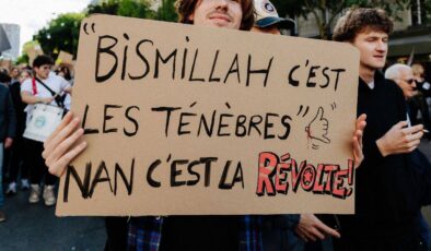 Fransa’da öğrenci gösterileri mizahi bir sloganla sarsıldı