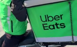 Uber Eats kuryelerinden düşük ücret tepkisi: “Bedavaya paket taşıyoruz”