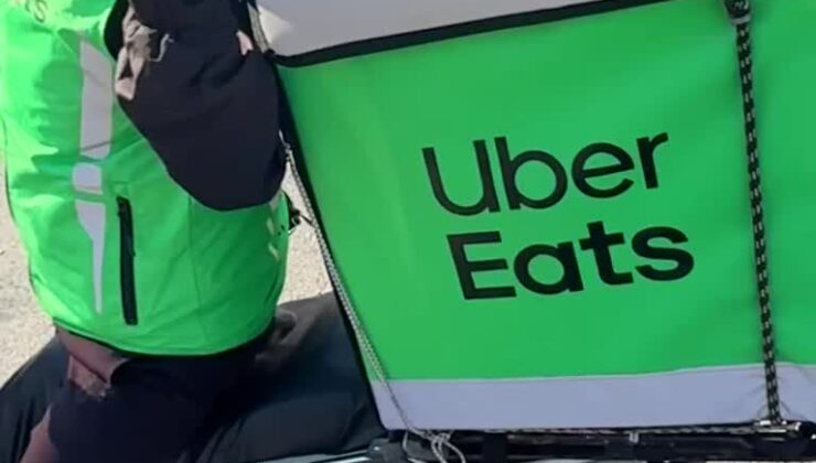 Uber Eats kuryelerinden düşük ücret tepkisi: “Bedavaya paket taşıyoruz”