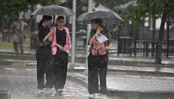 İstanbul’da eğitime sağanak molası: Valilikten tatil ve idari izin kararı
