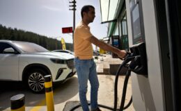 Satış rakamları açıklandı: Otomobilde elektrikli ve hibrit dönem