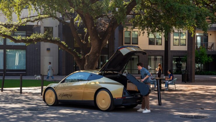 Tesla’dan radikal karar: Sürücüsüz model yıl sonuna kadar yollarda