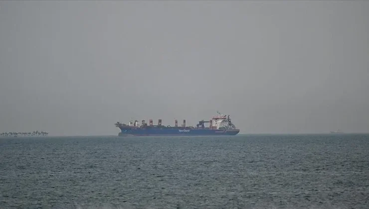 Hürmüz Boğazı’nda bir petrol tankeri daha vuruldu
