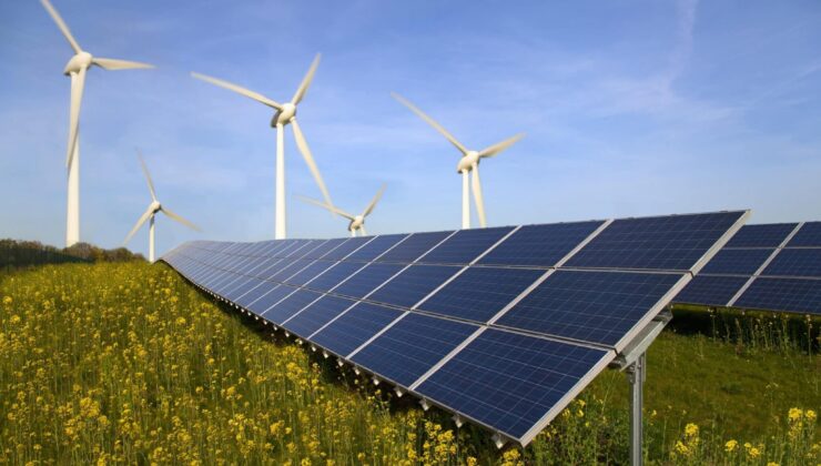 Yenilenebilir enerjide rekor: Elektrik üretiminin yarısından fazlası temiz kaynaklardan sağlandı