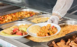 Restoranlardaki yemek fiyatları müşterilerin iştahını kaçırdı