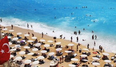Turizmde ziyaretçi azaldı, gelir arttı